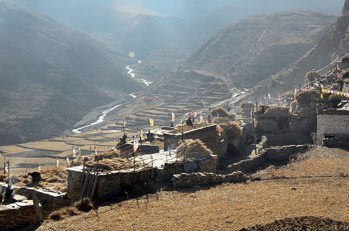 06 Nar Village On A Ridge Above The River 